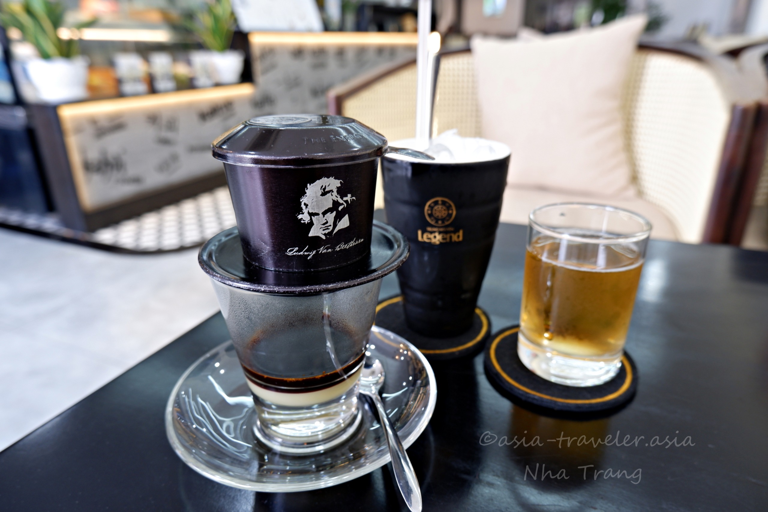 ニャチャン　レジェンドカフェ